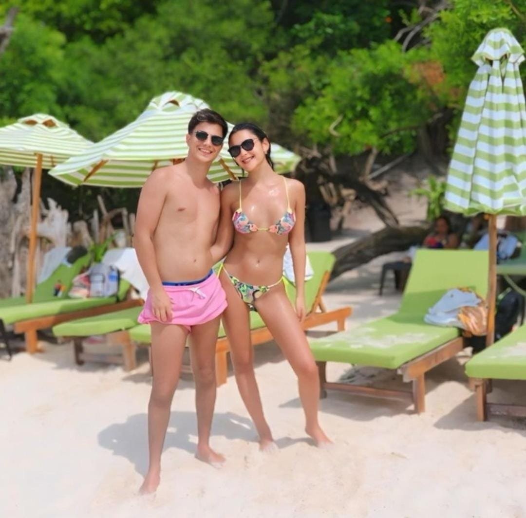 Mantas Beach Club