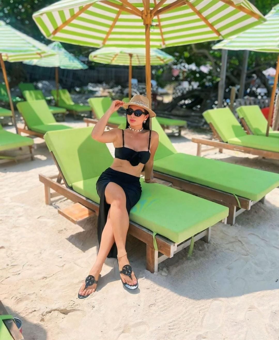 Mantas Beach Club